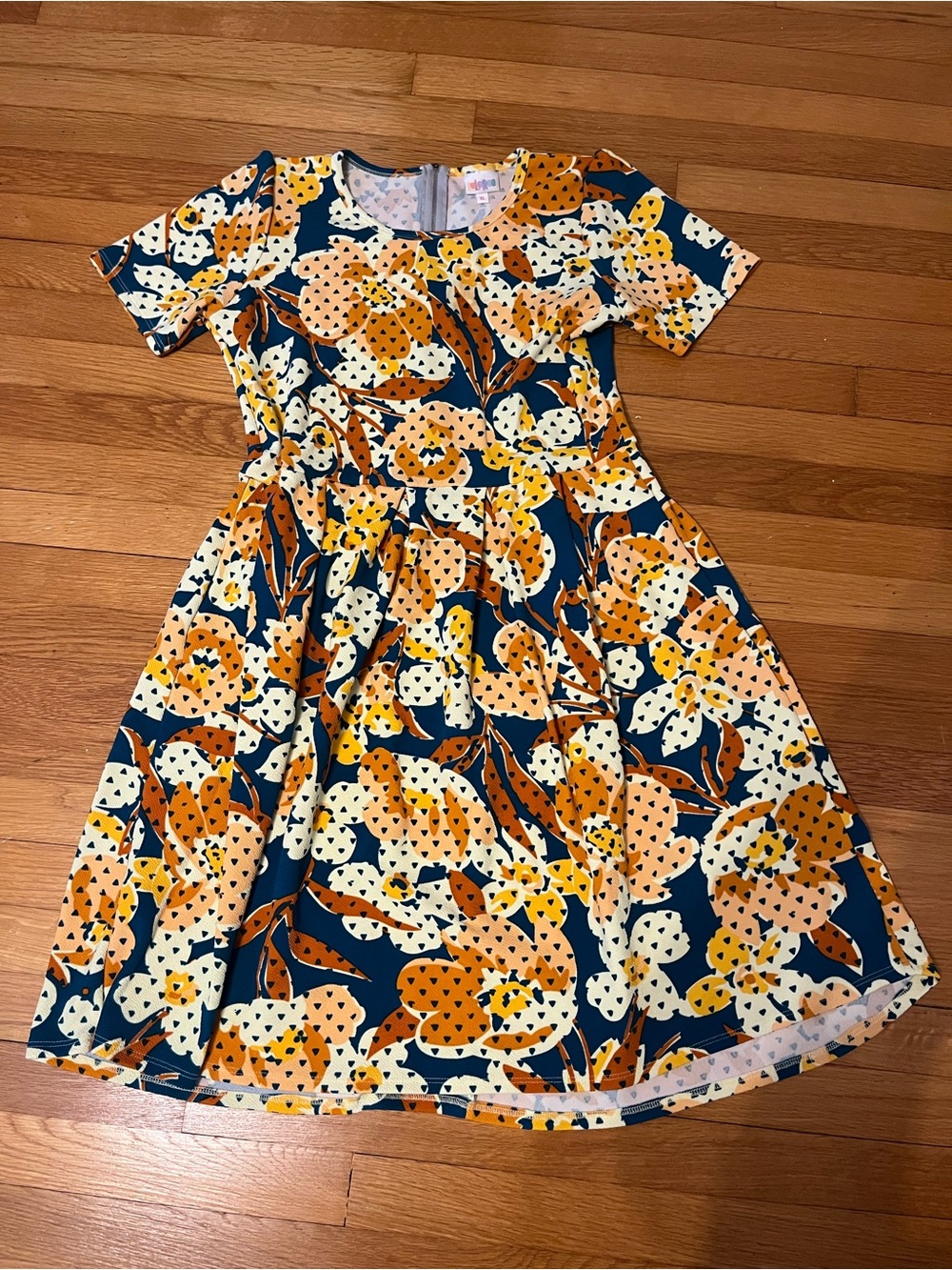 Women’s Floral Teal and Mustard Short Sleeve  - size XL